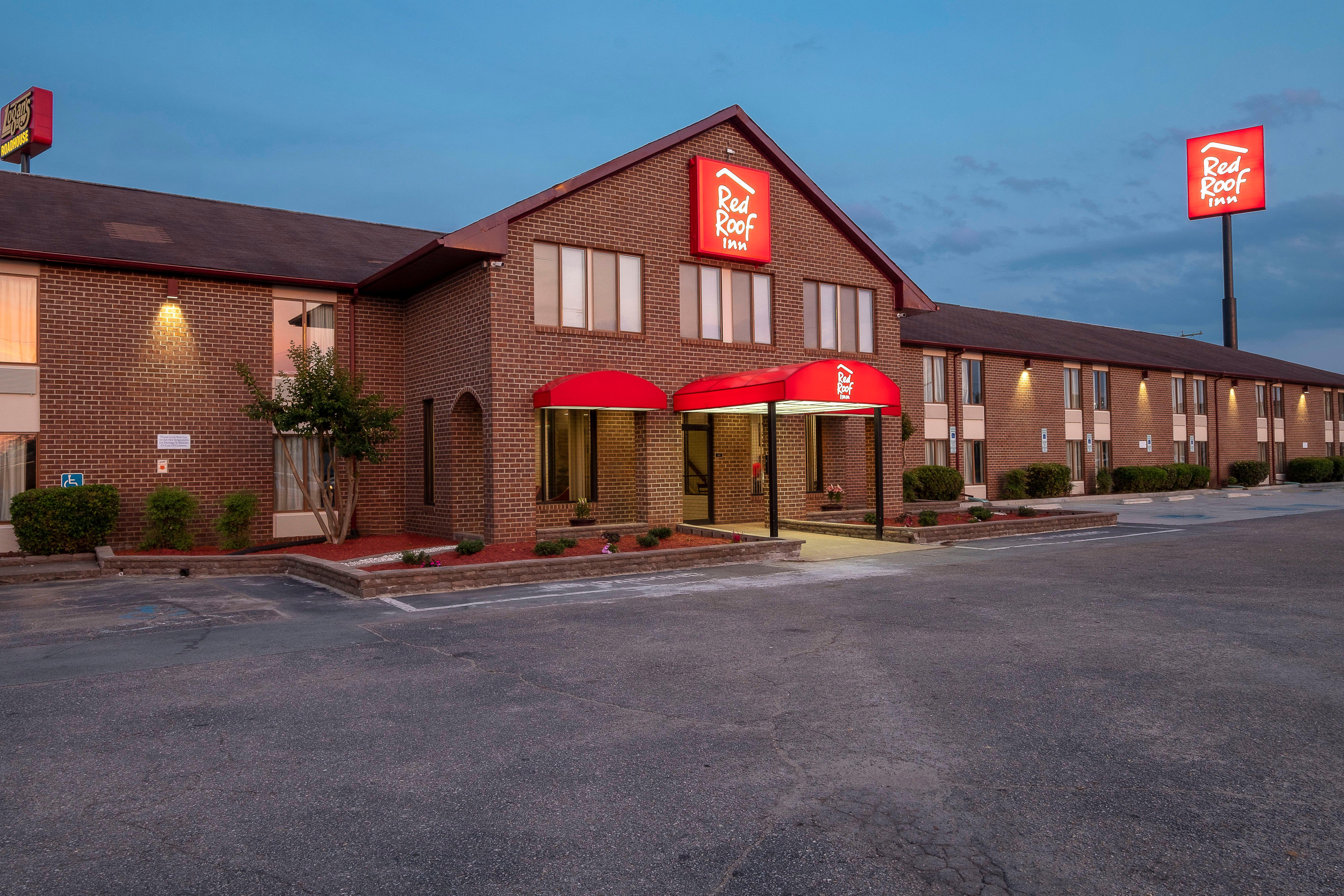 Red Roof Motel
